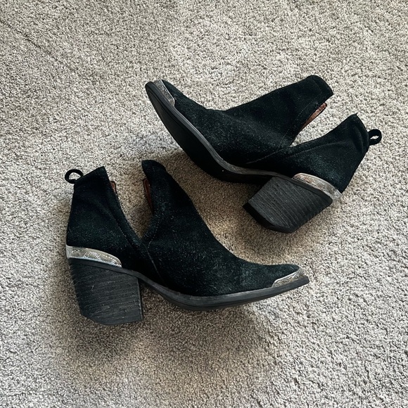 Jeffrey Campbell Cromwell Women’s 7.5 Black Suede SilverTip Western Ankle Boots - Picture 2 of 7